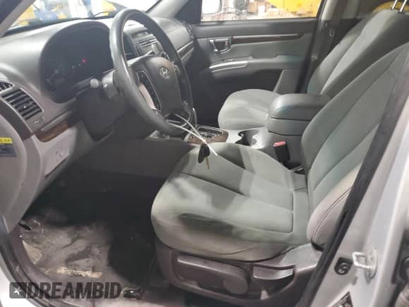 ✅ 2010 Hyundai Santa Fe GL • VIN: 5NMSGDAG0AH377291 • Лот: 90657505. Размещён на Copart с пробегом 282 446 миль миль. Получите бесплатный доступ к архиву аукционных продаж из США и посмотрите подробный отчёт об истории автомобиля на DreamBid. Изображение 7.