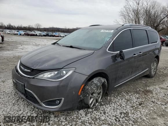 ✅ 2020 Chrysler Pacifica Touring L • VIN: 2C4RC1BG4LR131750 • Лот: 44237955. Опубликован ранее на Copart с пробегом 110 879 миль. Бесплатный доступ к архиву аукционных продаж из США и подробный отчёт об истории автомобиля на DreamBid. Изображение 1.