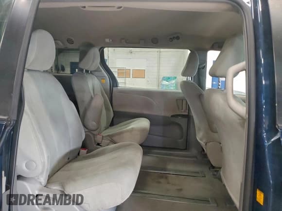 ✅ 2011 Toyota Sienna • VIN: 5TDZK3DC9BS094242 • Lot: 94259735. Listed on Copart with 189,166 mi. Free auction sales archive from the USA and detailed vehicle history report at DreamBid. Image 11.