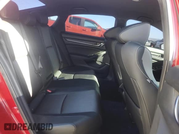 ✅ 2018 Honda Accord Sport • VIN: 1HGCV1F30JA091340 • Lot: 86645125. Wystawiony na Copart z przebiegiem 104 904 mil. Bezpłatny archiwum sprzedaży aukcyjnych z USA i szczegółowy raport historii pojazdu na DreamBid. Zdjęcie 10.