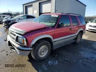 1995 Chevrolet Blazer z VIN 1GNDT13W0S2245670, wystawiony jako Copart lot #79855374 z przebiegiem 144 220 mil mil oraz Szkoda całkowita • Salvage title. Historia ofert i sprzedaży dostępna na DreamBid. Obrazek 1.