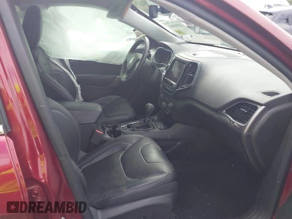 ✅ 2021 Jeep Cherokee Limited • VIN: 1C4PJMDX4MD139251 • Lot: 42890068. Wystawiony na IAAI z przebiegiem 20 143 mil. Bezpłatny archiwum sprzedaży aukcyjnych z USA i szczegółowy raport historii pojazdu na DreamBid. Zdjęcie 5.