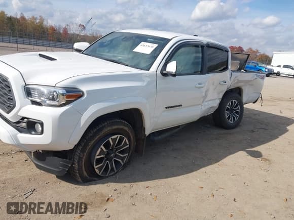 ✅ 2020 Toyota Tacoma TRD Off Road • VIN: 3TMCZ5ANXLM325654 • Lot: 43637670. Listed on IAAI with 137,509 mi. Free auction sales archive from the USA and detailed vehicle history report at DreamBid. Image 17.