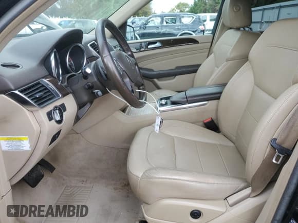 ✅ 2014 Mercedes-Benz M 350 • VIN: 4JGDA5HB9EA320013 • Лот: 90733605. Опубликован ранее на Copart с пробегом 179 659 миль. Бесплатный доступ к архиву аукционных продаж из США и подробный отчёт об истории автомобиля на DreamBid. Изображение 7.