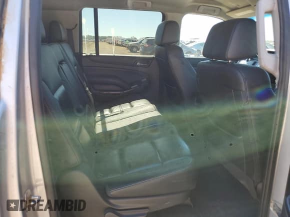 ✅ 2019 Chevrolet Suburban LT • VIN: 1GNSCHKC0KR187221 • Lot: 76785024. Wystawiony na Copart z przebiegiem 194 631 mil. Bezpłatny archiwum sprzedaży aukcyjnych z USA i szczegółowy raport historii pojazdu na DreamBid. Zdjęcie 11.