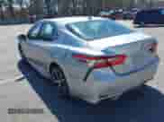 2019 Toyota Camry LE z VIN 4T1B11HK5KU719169, wystawiony jako IAAI lot #41972503 z przebiegiem 194 259 mil mil oraz . Historia ofert i sprzedaży dostępna na DreamBid. Obrazek 3.