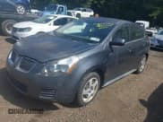 ✅ 2009 Pontiac Vibe 1SA • VIN: 5Y2SP67849Z450410 • Lot: 43287478. Wystawiony na IAAI z przebiegiem 209 794 mil. Bezpłatny archiwum sprzedaży aukcyjnych z USA i szczegółowy raport historii pojazdu na DreamBid. Zdjęcie 2.