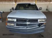 ✅ 1994 Chevrolet Silverado 1500 • VIN: 2GCEC19K9R1318207 • Lot: 90920665. Wystawiony na Copart z przebiegiem 237 120 mil. Bezpłatny archiwum sprzedaży aukcyjnych z USA i szczegółowy raport historii pojazdu na DreamBid. Zdjęcie 5.