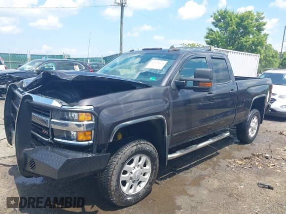 ✅ 2015 Chevrolet Silverado 2500HD LT • VIN: 1GC2KVEG2FZ533591 • Lot: 42689674. Wystawiony na IAAI z przebiegiem 133 697 mil. Bezpłatny archiwum sprzedaży aukcyjnych z USA i szczegółowy raport historii pojazdu na DreamBid. Zdjęcie 2.
