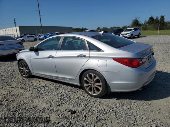 ✅ 2011 Hyundai Sonata SE • VIN: 5NPEC4AB5BH169070 • Lot: 71984484. Listed on Copart with 166,723 mi. Free auction sales archive from the USA and detailed vehicle history report at DreamBid. Image 2.