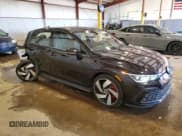 ✅ 2023 Volkswagen Golf GTI S • VIN: WVWGA7CD7PW133476 • Lot: 49722755. Wystawiony na Copart z przebiegiem 20 069 mil. Bezpłatny archiwum sprzedaży aukcyjnych z USA i szczegółowy raport historii pojazdu na DreamBid. Zdjęcie 4.