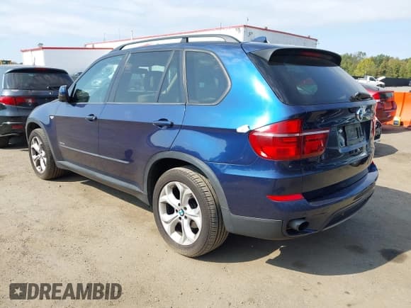 ✅ 2012 BMW X5 35i • VIN: 5UXZV4C54CL762823 • Lot: 43177741. Listed on IAAI with 113,305 mi. Free auction sales archive from the USA and detailed vehicle history report at DreamBid. Image 3.