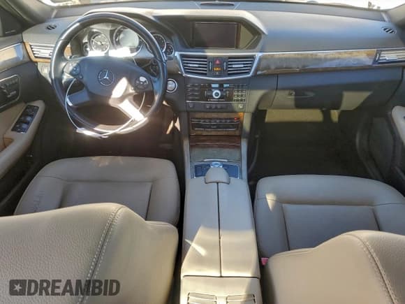 ✅ 2010 Mercedes-Benz E 350 Sport • VIN: WDDHF8HB8AA252179 • Lot: 94468135. Listed on Copart with 127,381 mi. Free auction sales archive from the USA and detailed vehicle history report at DreamBid. Image 8.