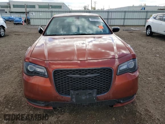 ✅ 2021 Chrysler 300 Touring • VIN: 2C3CCAAG6MH657588 • Lot: 90093565. Listed on Copart with 106,452 mi. Free auction sales archive from the USA and detailed vehicle history report at DreamBid. Image 5.