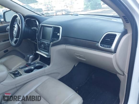 ✅ 2017 Jeep Grand Cherokee Limited • VIN: 1C4RJFBG9HC608515 • Lot: 43014007. Listed on IAAI with 119,749 mi. Free auction sales archive from the USA and detailed vehicle history report at DreamBid. Image 5.