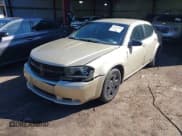 ✅ 2010 Dodge Avenger SXT • VIN: 1B3CC4FB7AN236283 • Лот: 43448189. Опубликован ранее на IAAI с пробегом 248 422 миль. Бесплатный доступ к архиву аукционных продаж из США и подробный отчёт об истории автомобиля на DreamBid. Изображение 2.