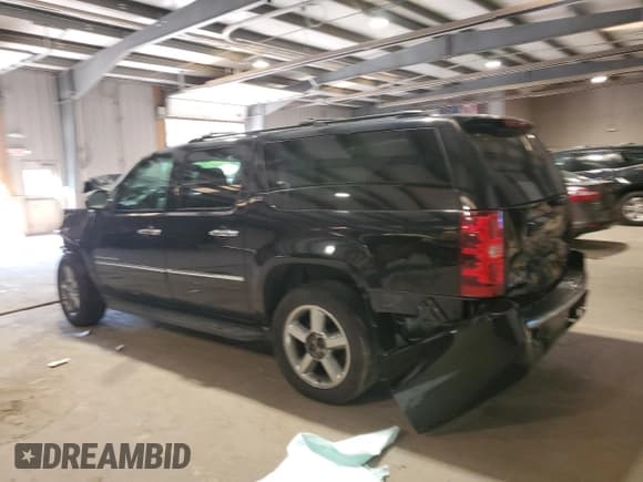 ✅ 2013 Chevrolet Suburban LTZ • VIN: 1GNSKKE7XDR105805 • Lot: 70019724. Wystawiony na Copart z przebiegiem Nie podano. Bezpłatny archiwum sprzedaży aukcyjnych z USA i szczegółowy raport historii pojazdu na DreamBid. Zdjęcie 2.