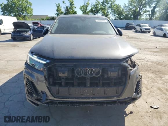 ✅ 2025 Audi Q7 Premium Plus • VIN: WA1LCBF75SD008363 • Lot: 56167965. Listed on Copart with 3,063 mi. Free auction sales archive from the USA and detailed vehicle history report at DreamBid. Image 5.
