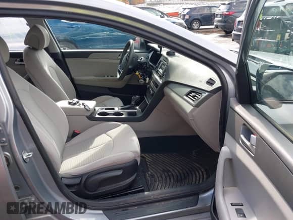 ✅ 2015 Hyundai Sonata SE • VIN: 5NPE24AF2FH150830 • Lot: 43489970. Listed on IAAI with 138,921 mi. Free auction sales archive from the USA and detailed vehicle history report at DreamBid. Image 5.