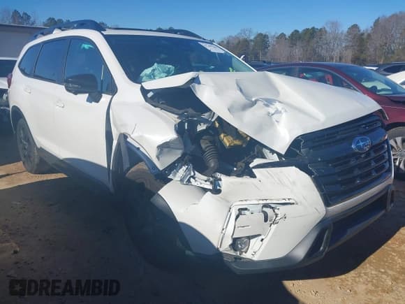 ✅ 2023 Subaru Ascent Onyx Limited • VIN: 4S4WMAKD7P3407578 • Lot: 41269235. Wystawiony na IAAI z przebiegiem 27 679 mil. Bezpłatny archiwum sprzedaży aukcyjnych z USA i szczegółowy raport historii pojazdu na DreamBid. Zdjęcie 1.