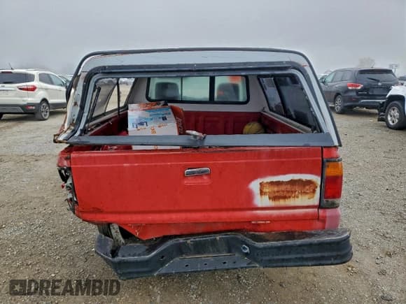 ✅ 1991 Mazda B-Series • VIN: JM2UF1236M0123493 • Лот: 93346765. Опубликован ранее на Copart с пробегом 242 865 миль. Бесплатный доступ к архиву аукционных продаж из США и подробный отчёт об истории автомобиля на DreamBid. Изображение 6.