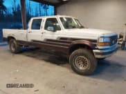 ✅ 1993 Ford F-350 • VIN: 2FTJW36G8PCA05829 • Lot: 43806375. Wystawiony na IAAI z przebiegiem Nie podano. Bezpłatny archiwum sprzedaży aukcyjnych z USA i szczegółowy raport historii pojazdu na DreamBid. Zdjęcie 1.
