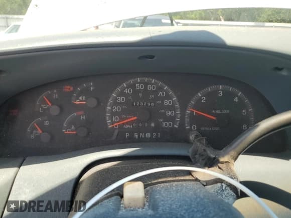 ✅ 1997 Ford F-150 • VIN: 1FTDX17W2VNB58363 • Lot: 66876445. Wystawiony na Copart z przebiegiem 123 296 mil. Bezpłatny archiwum sprzedaży aukcyjnych z USA i szczegółowy raport historii pojazdu na DreamBid. Zdjęcie 9.