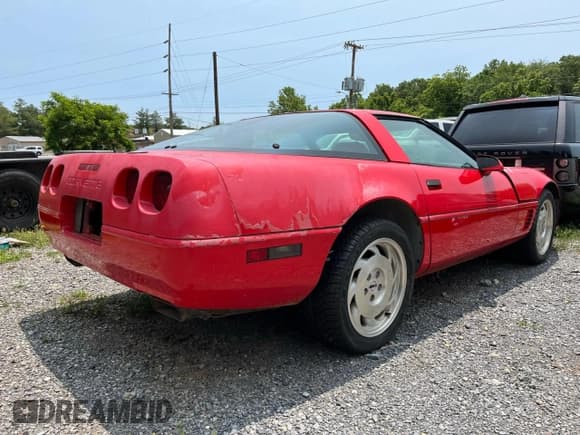 ✅ 1995 Chevrolet Corvette • VIN: 1G1YY22P3S5104742 • Lot: 83763015. Wystawiony na Copart z przebiegiem 66 813 mil. Bezpłatny archiwum sprzedaży aukcyjnych z USA i szczegółowy raport historii pojazdu na DreamBid. Zdjęcie 4.