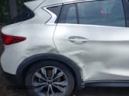 ✅ 2018 Infiniti QX30 Premium • VIN: SJKCH5CR0JA056185 • Lot: 42759077. Wystawiony na IAAI z przebiegiem 100 163 mil. Bezpłatny archiwum sprzedaży aukcyjnych z USA i szczegółowy raport historii pojazdu na DreamBid. Zdjęcie 6.