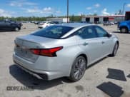 ✅ 2024 Nissan Altima SL • VIN: 1N4BL4EW2RN408302 • Lot: 42592296. Wystawiony na IAAI z przebiegiem 8 369 mil. Bezpłatny archiwum sprzedaży aukcyjnych z USA i szczegółowy raport historii pojazdu na DreamBid. Zdjęcie 4.