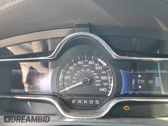 ✅ 2013 Lincoln MKS • VIN: 1LNHL9EK3DG610976 • Lot: 54347465. Wystawiony na Copart z przebiegiem 219 255 mil. Bezpłatny archiwum sprzedaży aukcyjnych z USA i szczegółowy raport historii pojazdu na DreamBid. Zdjęcie 9.