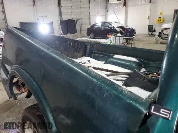 ✅ 1997 Chevrolet S-10 LS • VIN: 1GCCS19X8V8197683 • Лот: 87708695. Опубликован ранее на Copart с пробегом 294 663 миль. Бесплатный доступ к архиву аукционных продаж из США и подробный отчёт об истории автомобиля на DreamBid. Изображение 10.