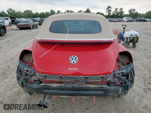 ✅ 2019 Volkswagen Beetle S • VIN: 3VW5DAAT3KM509845 • Lot: 70008025. Wystawiony na Copart z przebiegiem 98 161 mil. Bezpłatny archiwum sprzedaży aukcyjnych z USA i szczegółowy raport historii pojazdu na DreamBid. Zdjęcie 6.