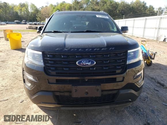 ✅ 2017 Ford Explorer Sport • VIN: 1FM5K8GTXHGD36736 • Lot: 52196945. Wystawiony na Copart z przebiegiem 30 115 mil. Bezpłatny archiwum sprzedaży aukcyjnych z USA i szczegółowy raport historii pojazdu na DreamBid. Zdjęcie 5.