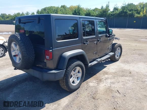 ✅ 2017 Jeep Wrangler Unlimited Sport • VIN: 1C4BJWDG9HL703445 • Lot: 43225306. Wystawiony na IAAI z przebiegiem 82 381 mil. Bezpłatny archiwum sprzedaży aukcyjnych z USA i szczegółowy raport historii pojazdu na DreamBid. Zdjęcie 4.