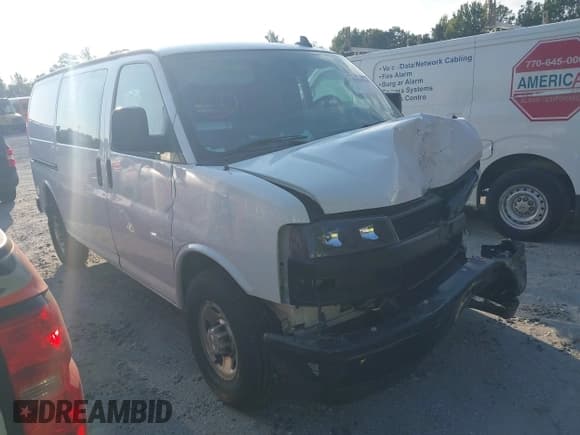 ✅ 2020 Chevrolet Express Cargo • VIN: 1GCWGAFP1L1256288 • Lot: 43156786. Listed on IAAI with 86,109 mi. Free auction sales archive from the USA and detailed vehicle history report at DreamBid. Image 1.