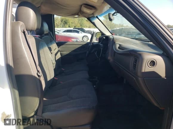 ✅ 2005 Chevrolet Silverado 1500 Work Truck • VIN: 1GCEC14V45Z233374 • Лот: 73718324. Опубликован ранее на Copart с пробегом 201 140 миль. Бесплатный доступ к архиву аукционных продаж из США и подробный отчёт об истории автомобиля на DreamBid. Изображение 10.