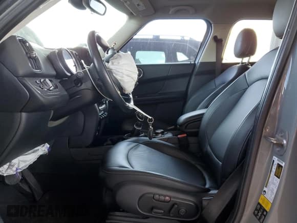 ✅ 2017 MINI Countryman Cooper • VIN: WMZYV5C37H3E01243 • Lot: 71288505. Wystawiony na Copart z przebiegiem 105 714 mil. Bezpłatny archiwum sprzedaży aukcyjnych z USA i szczegółowy raport historii pojazdu na DreamBid. Zdjęcie 7.