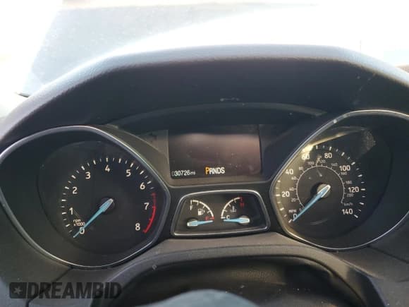 ✅ 2018 Ford Focus Titanium • VIN: 1FADP3J20JL216872 • Lot: 93197025. Wystawiony na Copart z przebiegiem 30 726 mil. Bezpłatny archiwum sprzedaży aukcyjnych z USA i szczegółowy raport historii pojazdu na DreamBid. Zdjęcie 9.