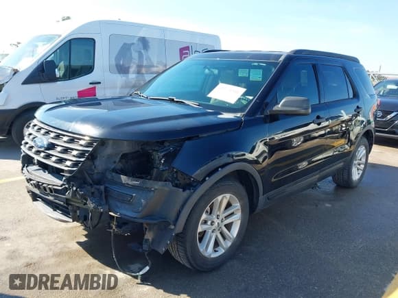 ✅ 2017 Ford Explorer • VIN: 1FM5K7B86HGC31351 • Lot: 43379501. Wystawiony na IAAI z przebiegiem 122 291 mil. Bezpłatny archiwum sprzedaży aukcyjnych z USA i szczegółowy raport historii pojazdu na DreamBid. Zdjęcie 2.