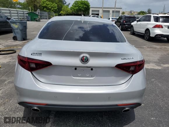 ✅ 2021 Alfa Romeo Giulia • VIN: ZARFAMAN0M7642049 • Lot: 60761455. Wystawiony na Copart z przebiegiem 34 208 mil. Bezpłatny archiwum sprzedaży aukcyjnych z USA i szczegółowy raport historii pojazdu na DreamBid. Zdjęcie 6.