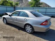 ✅ 2005 Mercedes-Benz C 320 • VIN: WDBRF84J05F664759 • Лот: 56924864. Опубликован ранее на Copart с пробегом 99 694 миль. Бесплатный доступ к архиву аукционных продаж из США и подробный отчёт об истории автомобиля на DreamBid. Изображение 2.