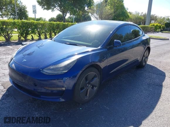 ✅ 2022 Tesla Model 3 • VIN: 5YJ3E1EA7NF189941 • Lot: 43455997. Wystawiony na IAAI z przebiegiem 30 876 mil. Bezpłatny archiwum sprzedaży aukcyjnych z USA i szczegółowy raport historii pojazdu na DreamBid. Zdjęcie 2.