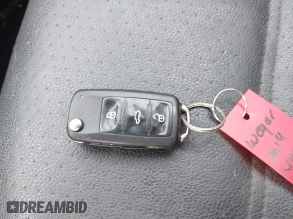 ✅ 2014 Volkswagen Jetta TDI w/Premium/Nav • VIN: 3VWLL7AJ9EM226026 • Lot: 42219871. Wystawiony na IAAI z przebiegiem 100 386 mil. Bezpłatny archiwum sprzedaży aukcyjnych z USA i szczegółowy raport historii pojazdu na DreamBid. Zdjęcie 11.