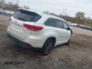 ✅ 2017 Toyota Highlander XLE • VIN: 5TDJZRFH3HS392833 • Лот: 43731327. Опубликован ранее на IAAI с пробегом 94 646 миль. Бесплатный доступ к архиву аукционных продаж из США и подробный отчёт об истории автомобиля на DreamBid. Изображение 4.