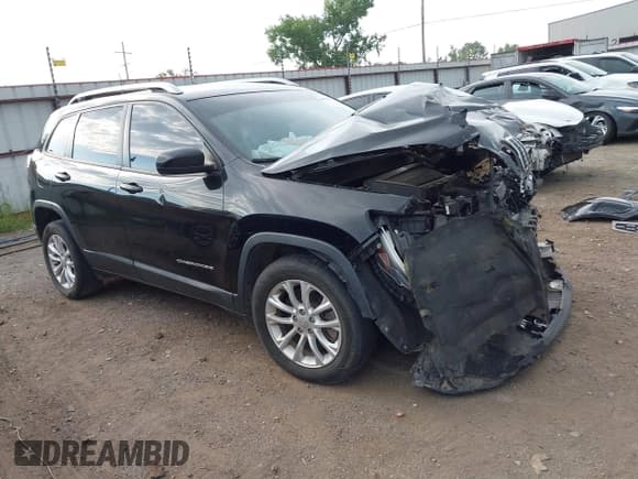 ✅ 2020 Jeep Cherokee Latitude • VIN: 1C4PJLCB2LD595604 • Lot: 42922772. Wystawiony na IAAI z przebiegiem Nie podano. Bezpłatny archiwum sprzedaży aukcyjnych z USA i szczegółowy raport historii pojazdu na DreamBid. Zdjęcie 1.