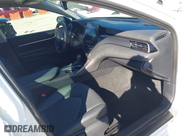 ✅ 2024 Toyota Camry SE • VIN: 4T1T11AK2RU894195 • Лот: 43476246. Опубликован ранее на IAAI с пробегом 31 098 миль. Бесплатный доступ к архиву аукционных продаж из США и подробный отчёт об истории автомобиля на DreamBid. Изображение 5.