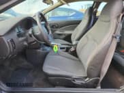 ✅ 2001 Saturn SC • VIN: 1G8ZP12881Z226032 • Лот: 62209055. Опубликован ранее на Copart с пробегом 81 459 миль. Бесплатный доступ к архиву аукционных продаж из США и подробный отчёт об истории автомобиля на DreamBid. Изображение 7.