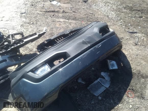 ✅ 2020 Chevrolet Silverado 1500 RST • VIN: 1GCUYEEL6LZ264236 • Lot: 41617642. Wystawiony na IAAI z przebiegiem 127 123 mil. Bezpłatny archiwum sprzedaży aukcyjnych z USA i szczegółowy raport historii pojazdu na DreamBid. Zdjęcie 18.