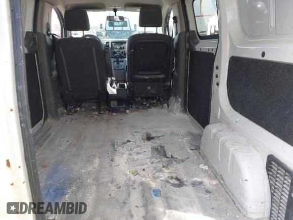 2015 Chevrolet City Express Cargo LS z VIN 3N63M0YN6FK698243, wystawiony jako IAAI lot #41903601 z przebiegiem 142 021 mil mil oraz . Historia ofert i sprzedaży dostępna na DreamBid. Obrazek 8.